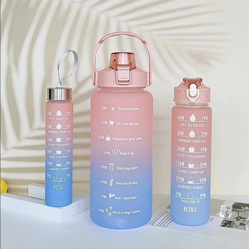 Set di tazze di plastica sfumate da 3 pezzi Bottiglia d'acqua sportiva di grande capacità Viaggi all'aperto Palestra Fitness Brocche Tazza portatile per studenti con cannuccia