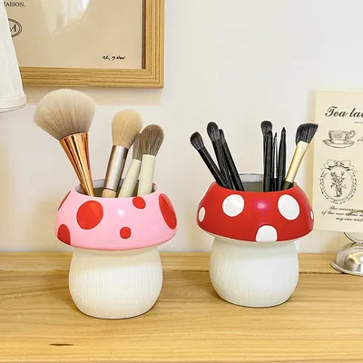 Fashionable Creative Cute Mushroom Pen Holder Stationery Storage Desktop Decoration Gift for Friends