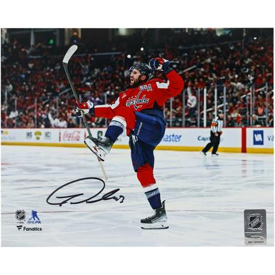 V106832 Caps Tom Wilson Washington Capitals Autogrammfoto 8" x 10" Red Jersey Celebration Foto 43 Tom Wilson AUT 08x10 Foto 45646 AUTPHO 08HKWI0016 #1 Image
