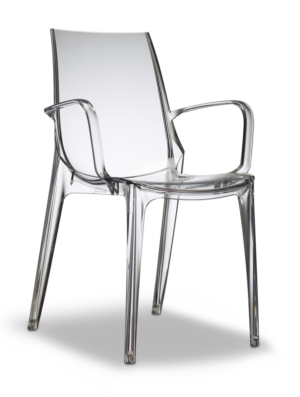 Chaise design en plastique transparent
