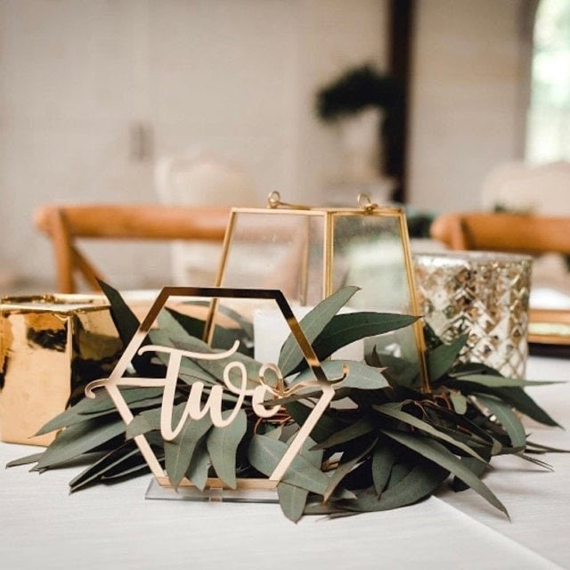 Numeri da tavolo Numeri da tavolo esagonali Numeri da tavolo per matrimonio Numeri da tavolo dorati Numeri per decorazioni da tavolo con base Numeri i
