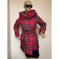 Cappotto tartan rosso Royal Stewart, piumino quadrato con collo invernale ampio, soprabito avvolgente e caldo Atmosphere