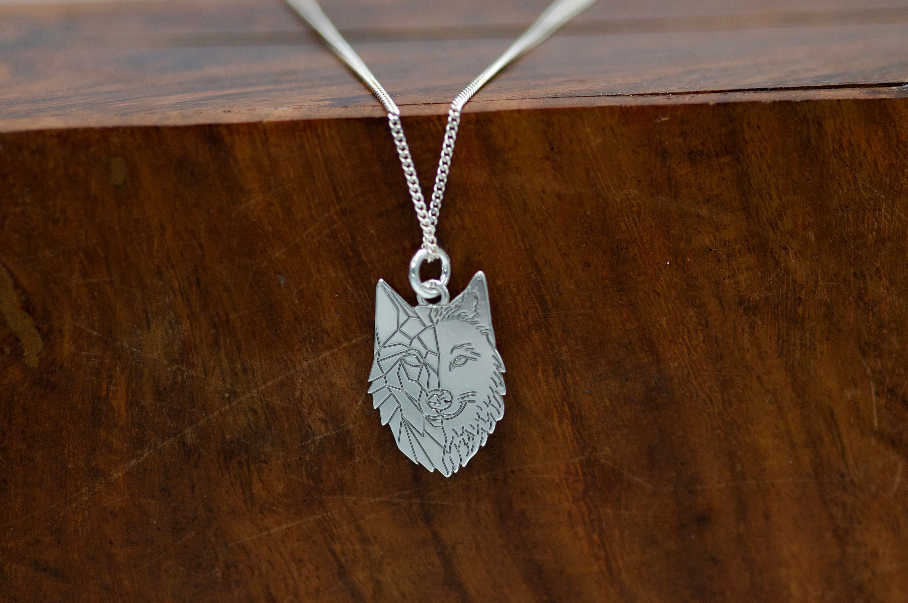 Collana con ciondolo lupo in argento sterling AG925, gioielli tagliati al laser, idea regalo per amanti degli animali, regalo per amanti della fauna s