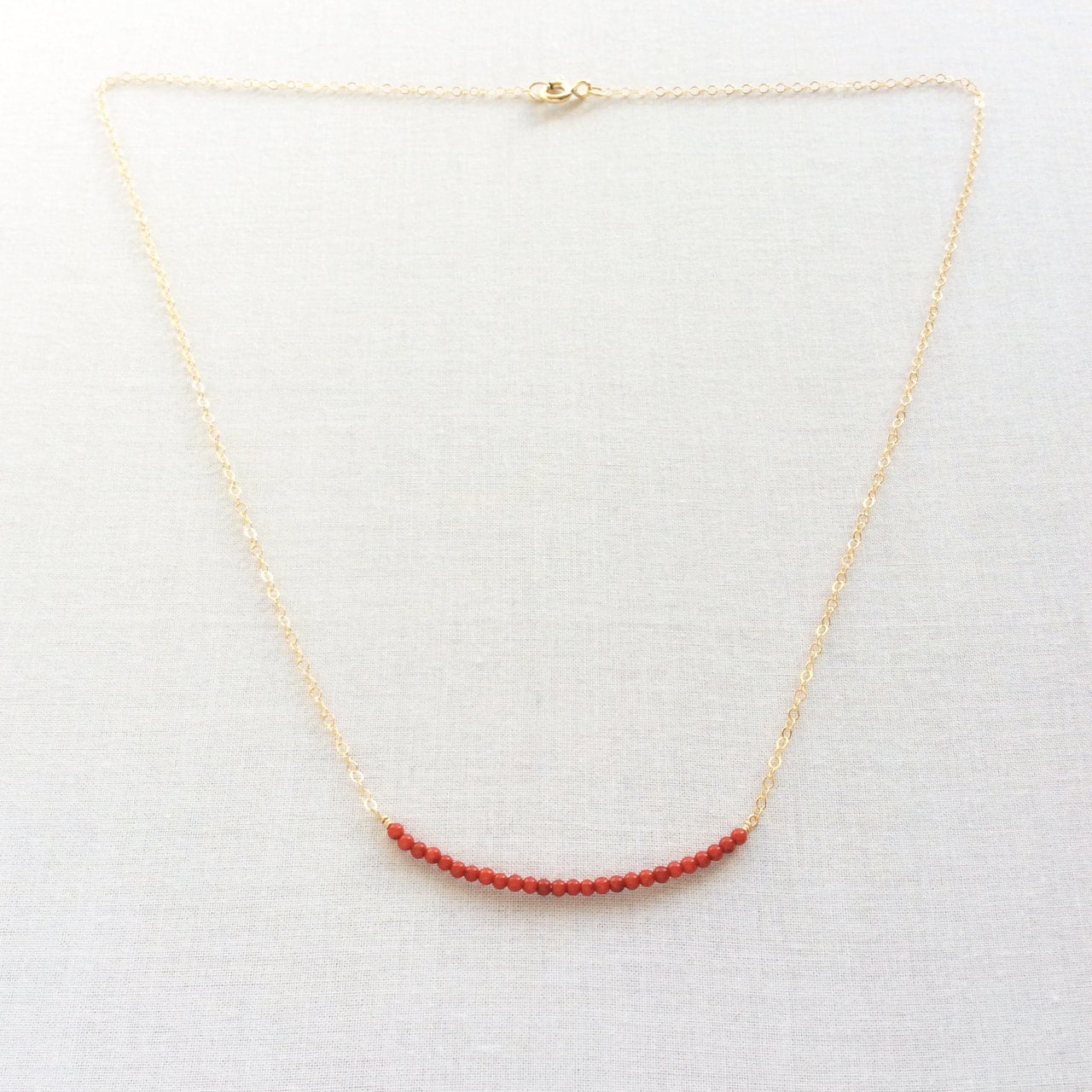 Collana di corallo rosso, collana di corallo, piccola collana di corallo, collana di corallo dorato, gioielli di corallo, corallo rosso, collana di pe