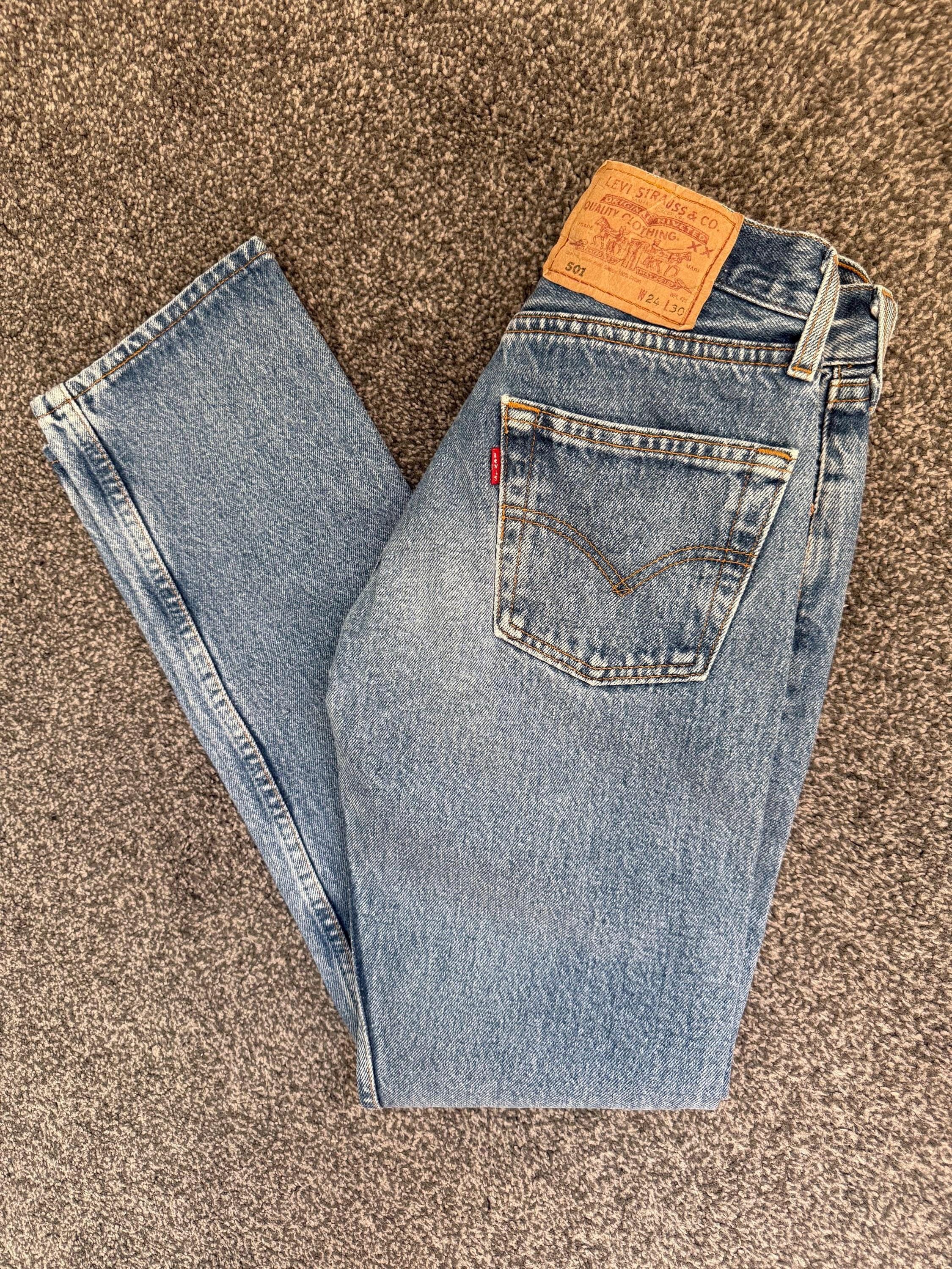 Levi's 501 vintage w23 L29 Levi's 501 blu chiaro sbiadito anni '90 Levi's blu gamba dritta blu 501 vintage blu 501 Levi's vintage consumato