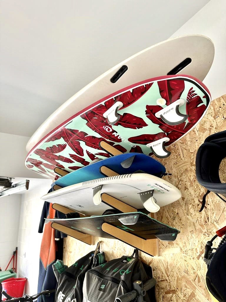 Multi Surf Rack, appendino per surf, supporto, supporto multiplo per tavole da surf, supporto per surfisti, stand in legno, regalo surfisti