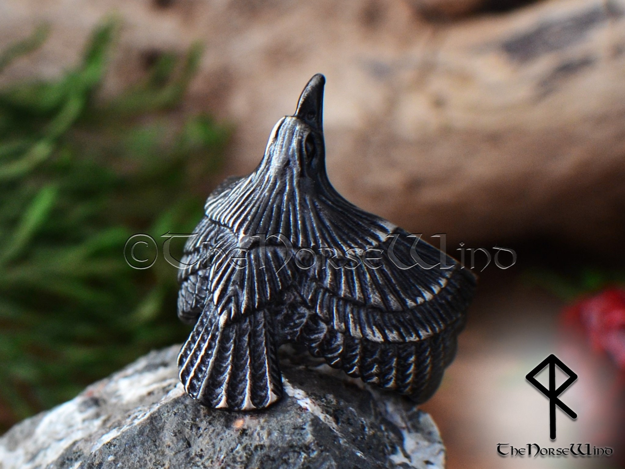Anello del corvo vichingo, anello in acciaio nero del corvo volante, anello Hugin e Munin dei corvi di Odino, anello vichingo della mitologia norrena,