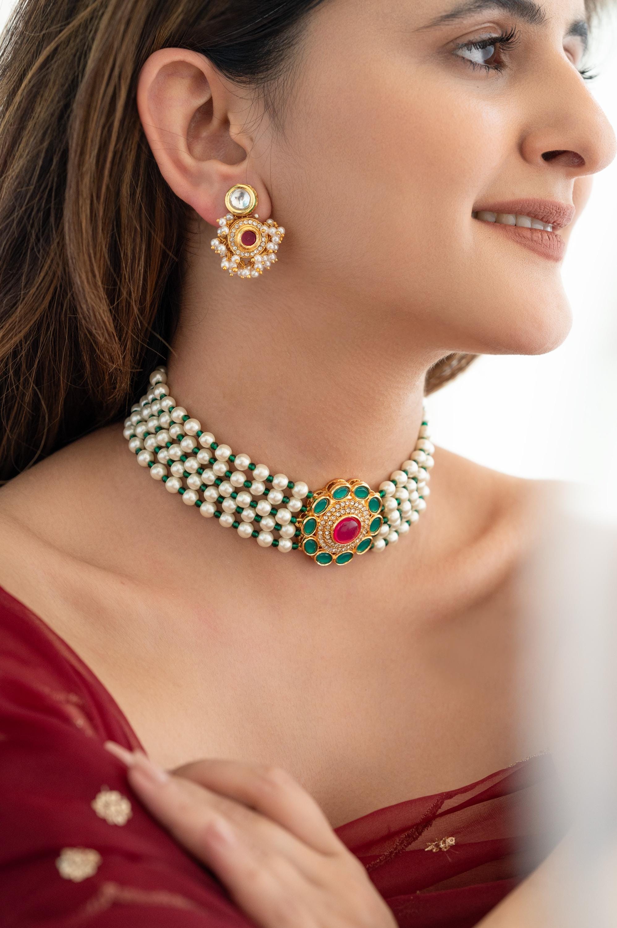 Set di collana girocollo con perline di perle Kundan Polki, gioielli indiani, collana girocollo Kundan, gioielli ispirati a Sabyasachi, gioielli dell'