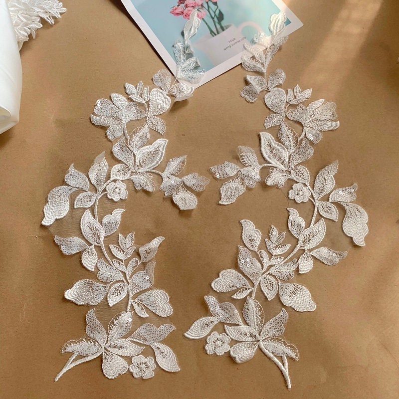 Applique in pizzo con ricamo floreale in paillettes trasparenti 3D color avorio per maniche di abiti da sposa, veli da sposa in pizzo.
