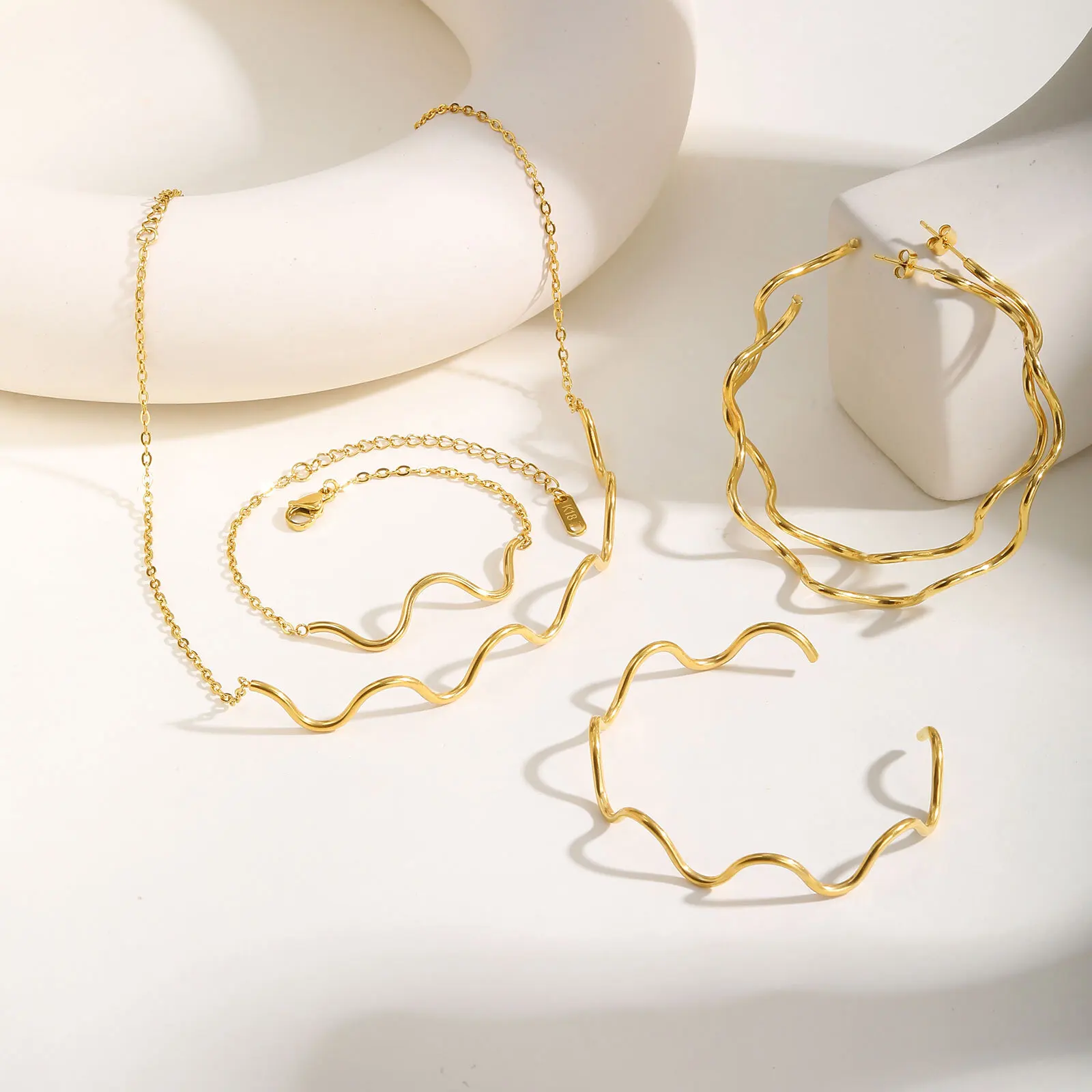 Minimalist Wave Chain Necklace for Women, Stainless Steel Gold Plated Link Necklaces, Waterproof Stacked Jewelry