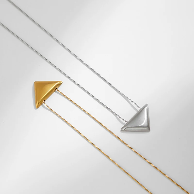 Loe | Edelstahl Dreieck Anhänger Halskette Frauen Mode Gold Hip Hop Schmuck Mode Geschenk Image