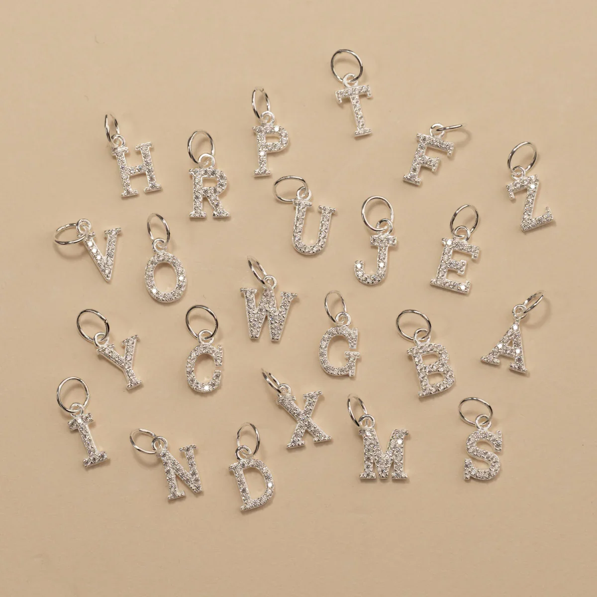 CARLIDANA Trendy Buchstaben Anhänger Halskette Armband Edelstahl Alphabet 26 Initial Charms Silber Farbe DIY Zirkon Schmuck