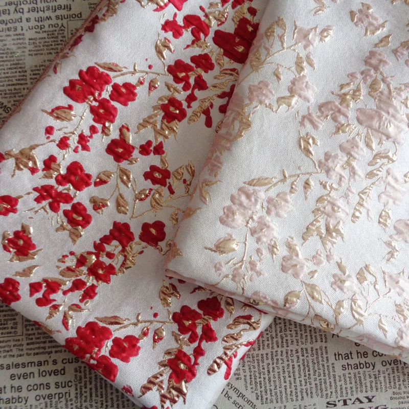 Brokat geprägter Jacquard-Stoff, goldene Seide, Blumen-Design, Nähmaterial, Cheongsam-Kleider, Bekleidungsstoff, Meterware verkauft