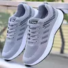Lässige Herren-Laufschuhe 2025, mit rutschfestem Outdoor-Design, graue, flache Sportschuhe, schwarz, modische, preisgünstige Herrenschuhe