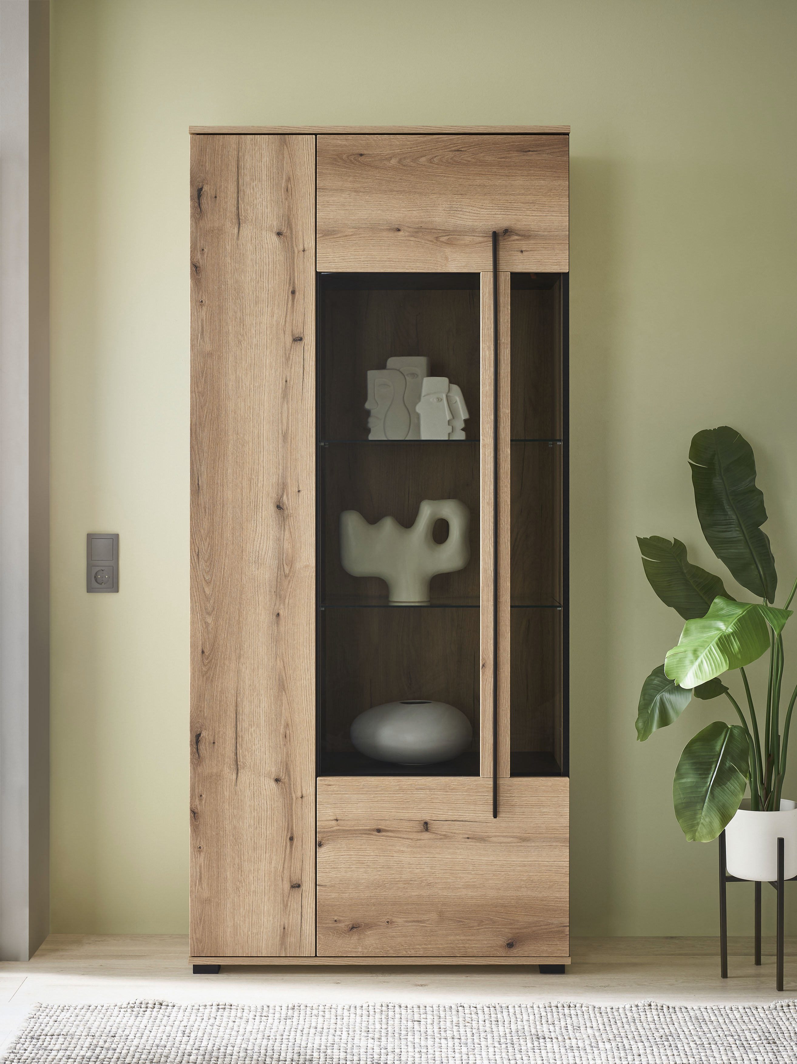 Vitrine INOSIGN "Cantara, Vitrinenschrank in Eiche Evoke oder weiß, Standvitrine", eiche evoke, B:90cm H:200cm T:37cm, FSC-zertifizierter Holzwerkstoff, Schränke, Vitrine, schwarzer Stangengriff, ausreichend Stauraum, vielseitig einsetzbar