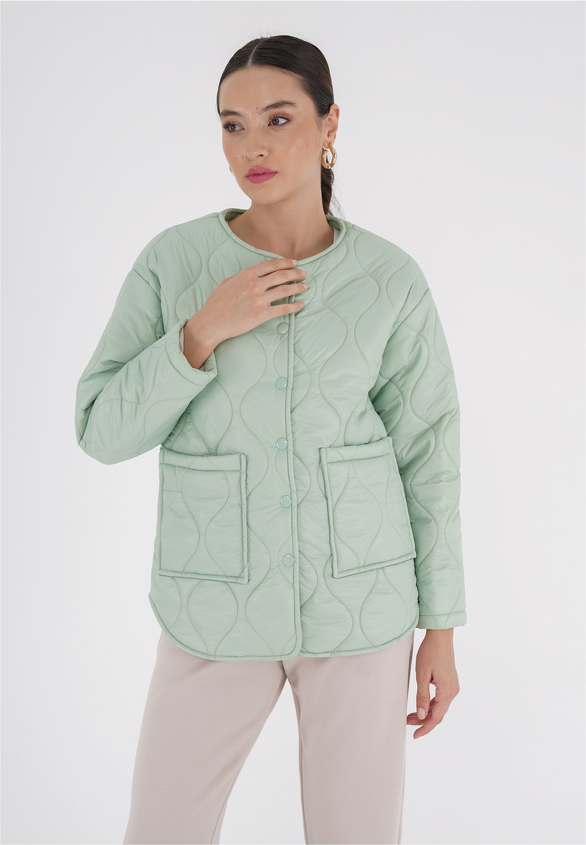Steppjacke FRESHLIONS "Amara", Damen, Gr. L, grün (mint), 100% Polyester, kariert, unifarben, Casual, normal, Rundhals, Jacken, mit praktischen Druckknöpfen Image
