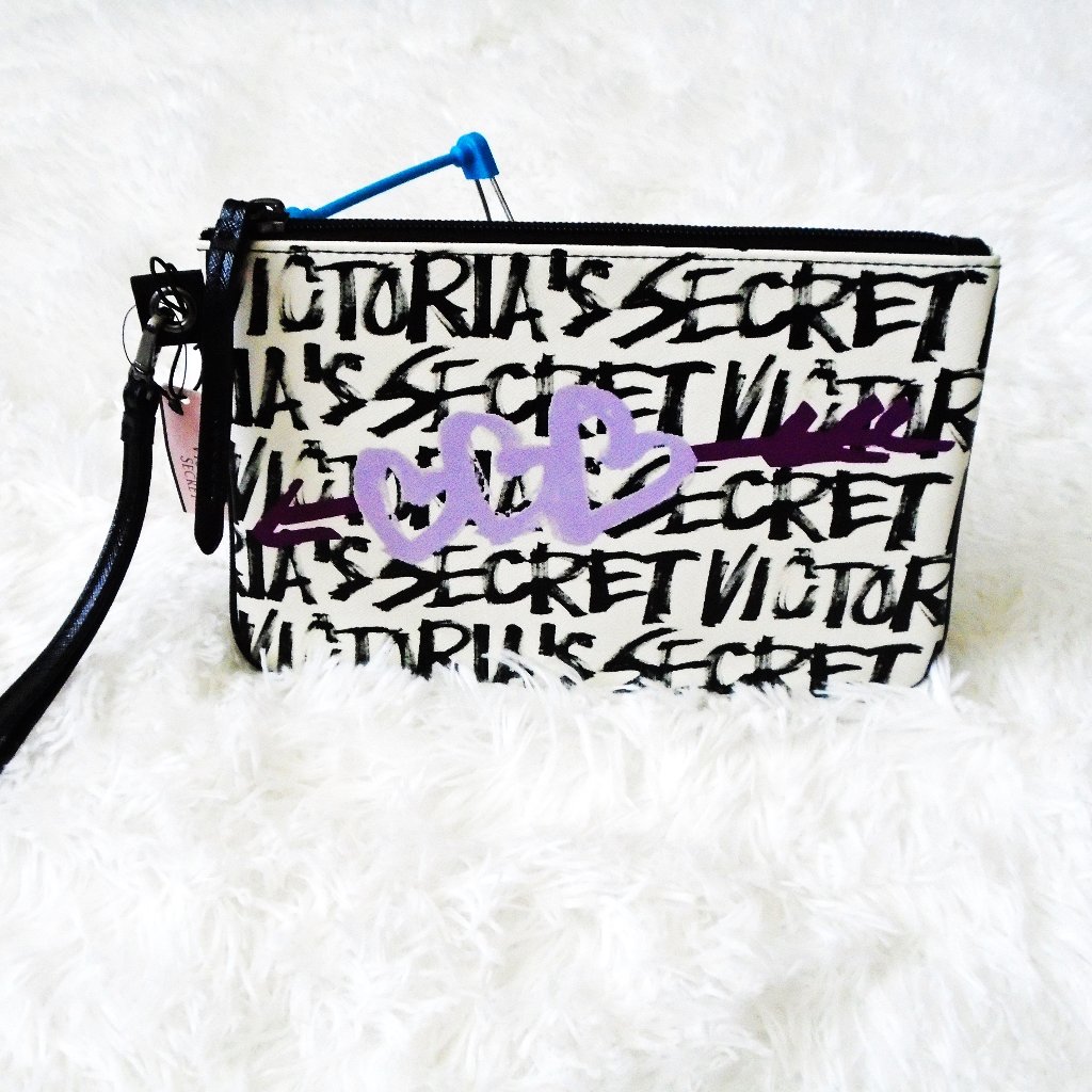Victoria's Secret Bags | Victoria's Secret Graffiti Wristlet White Black Vs Women Ladies Teens | Color: Black/White | Size: Approx 8 1/4" L X 1 1/2" W X 5 1/2" H