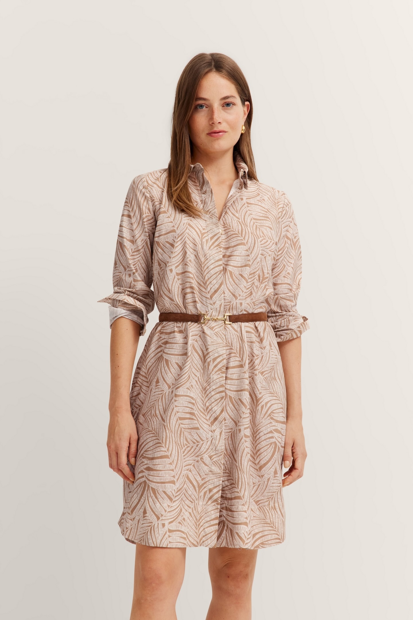 Hemdblusenkleid BUGATTI, Damen, Gr. 44, Normalgrößen, beige (50, beige), 100% Baumwolle, geblümt, normal, Kleider, mit grafischem Print