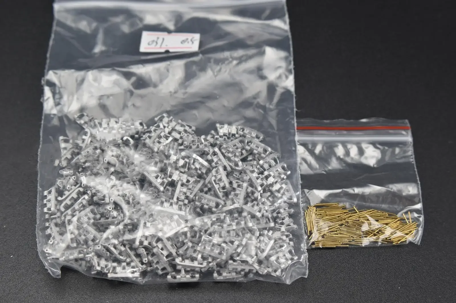 R Modell 35031R 1/35 WWII Deutscher Pz kpfw IV Panzer 36CM Kettenpanzer Modell Metallkette und Pin zusammenbauen Image