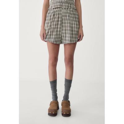 Stradivarius Check balloon shorts Khaki L