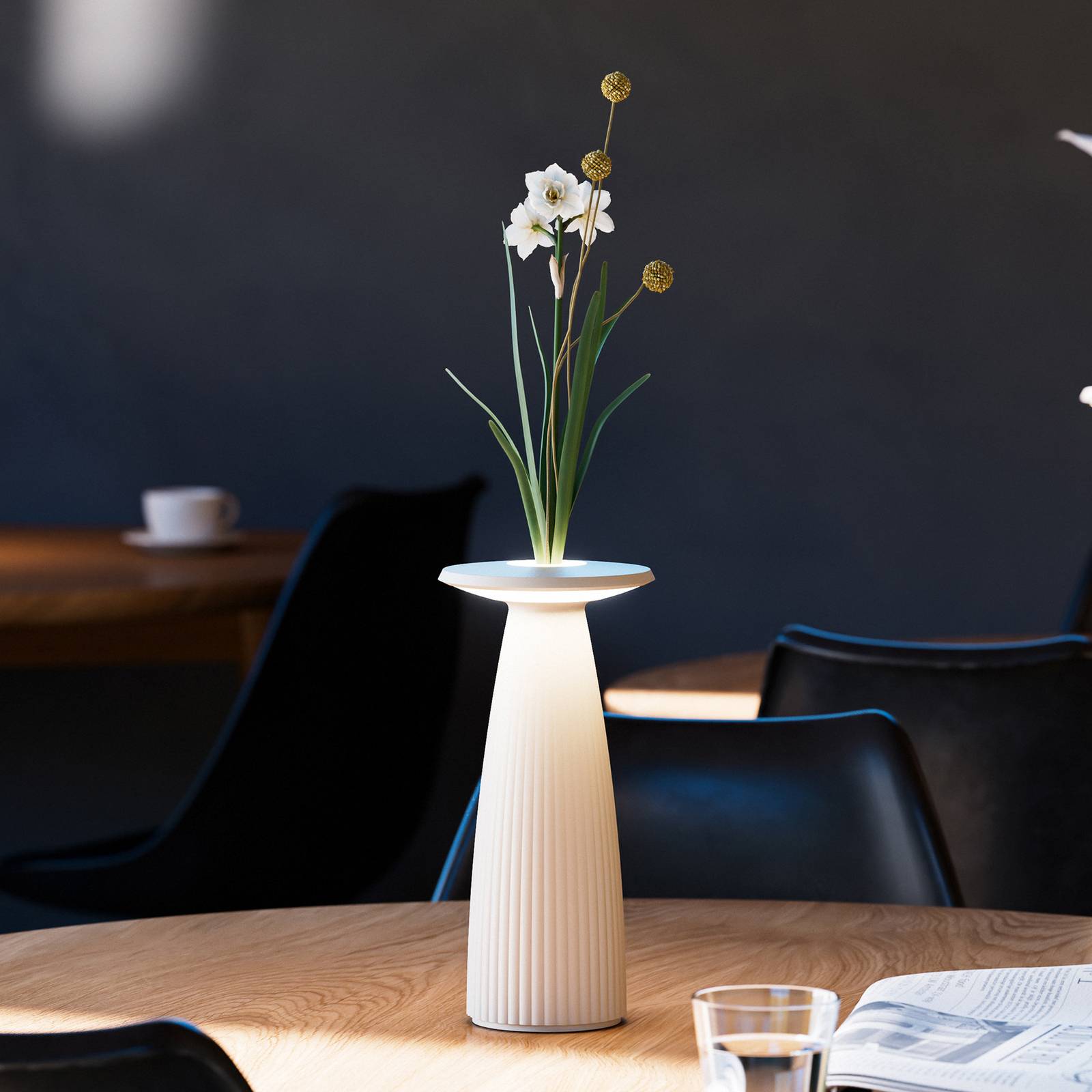 Sigor LED-Akku-Tischlampe Nuflair, beige, IP54, dimmbar, 24 cm dimmbar, creme / amber, für Wohn- / Esszimmer, Aluminium, Skandinavisch