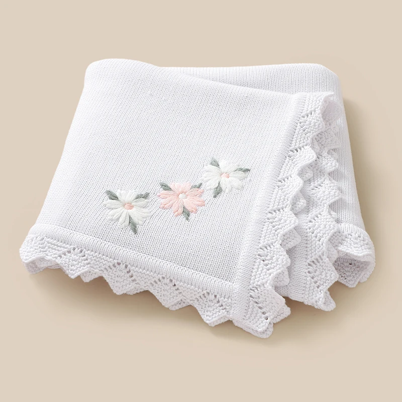 Baumwolle Baby decke gestrickt Neugeborene Jungen Mädchen Bettdecke 100*80cm Kinderwagen Wickel weiche Baby Plaid Mode bestickte Blumen Image