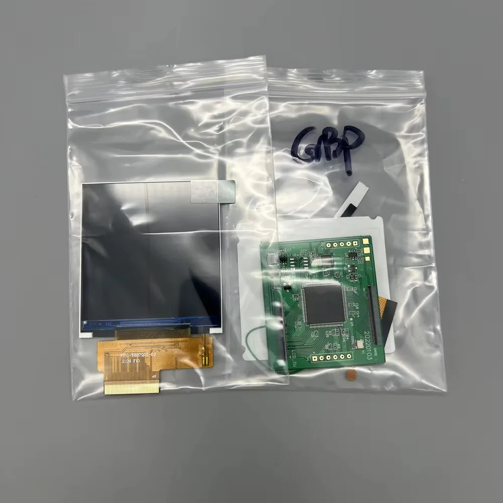 neuer GBP LCD-Bildschirm. Einfach zu installierender 2,6-Zoll-IPS-LCD-Bildschirm in Originalgröße mit hoher Helligkeit ist für die Gameboy-Tasche geeignet Image