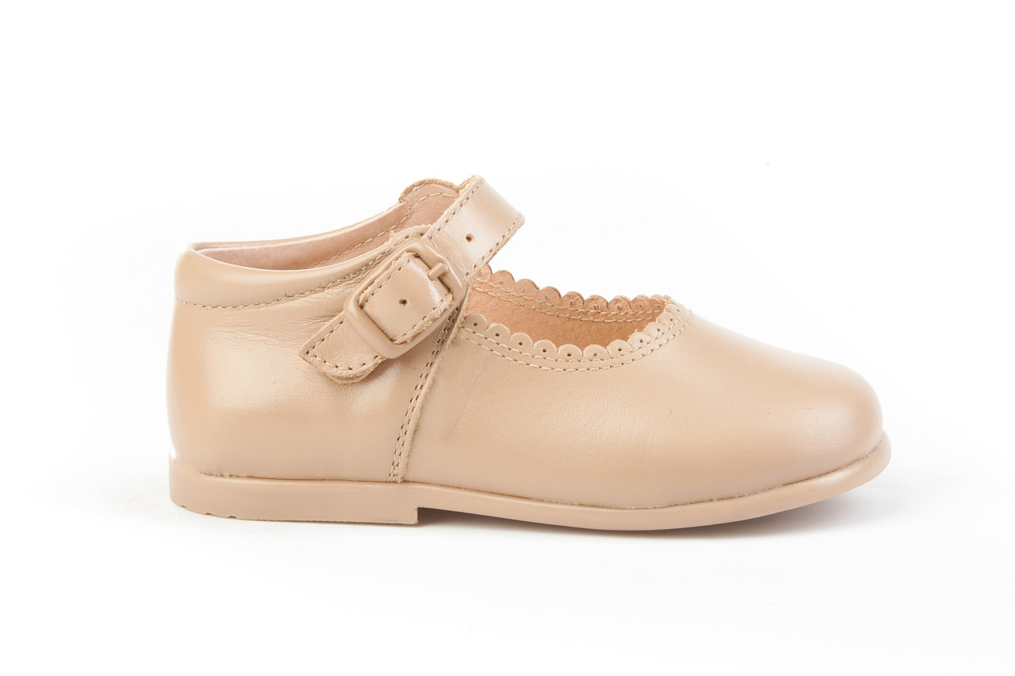 Schuh vom Typ Merceditas aus Leder EU 19