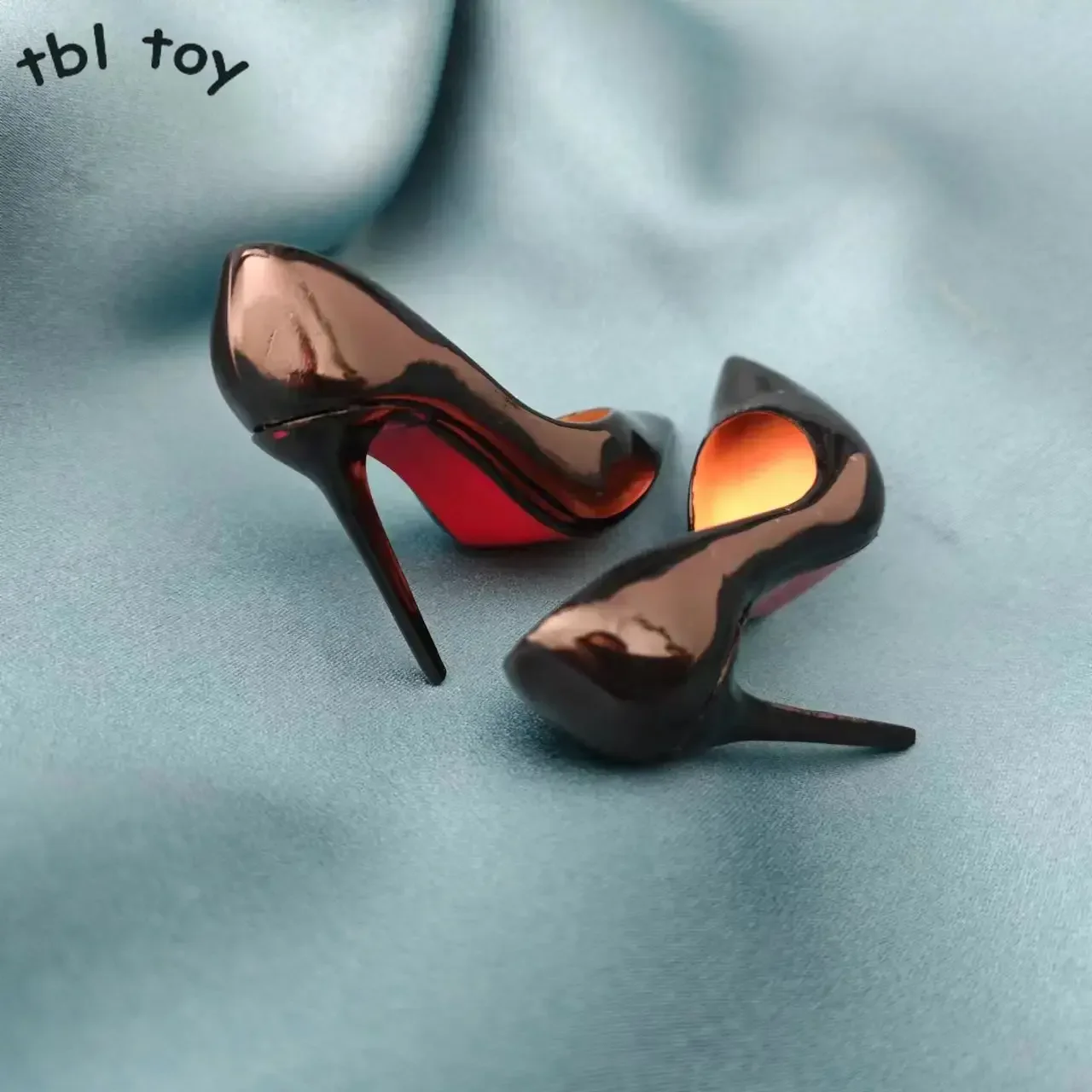 1/4 Maßstab Bjd Maßstab Schuhe handgefertigt 6,5 cm * 2,4 cm * 3,3 cm modische sexy High Heel rote Schuhe Kunststoff High Heels für Dollmore Luts