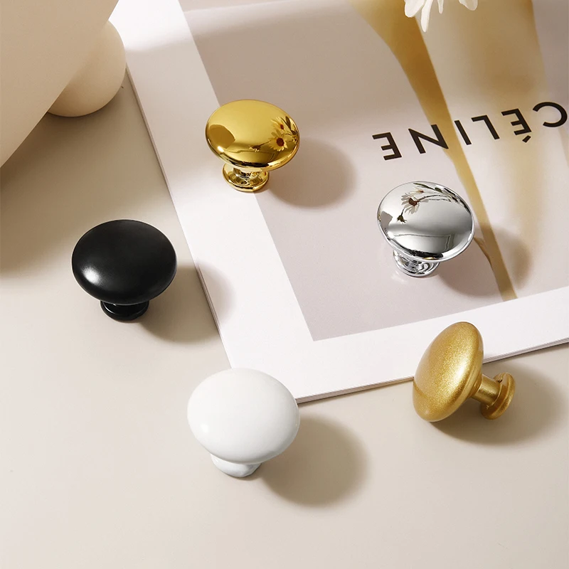 Minimalistischer Möbelgriff mit einem Loch, Schublade, Kleiderschrank, Schrank, Bücherregalmöbel, kleiner Metallgriff Image