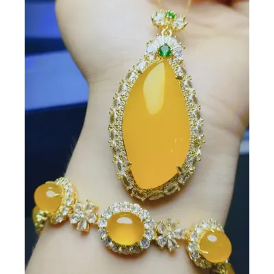 Necklaces+Pendants