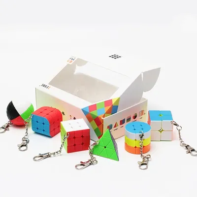 Geschenkbox 6in1 Schlüsselanhänger Puzzle Zauberwürfel 3x3x3 Würfel Rucksack Anhänger Würfel 3x3 Cubo Magico schön. Schlüsselanhänger Würfelspielzeug Image