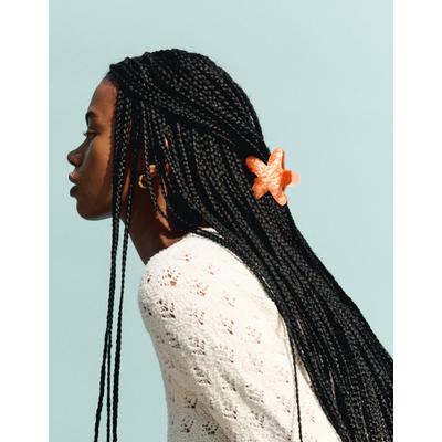 Bershka 2-Pack Of Sea Hair Clips Women Cream