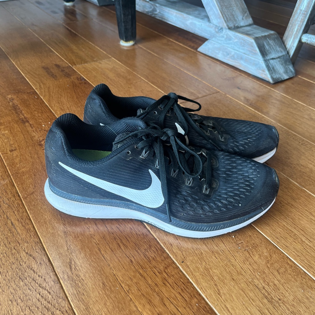 Nike Shoes | Women’s Nike Tennis Shoes | Color: Black/White | Size: 8