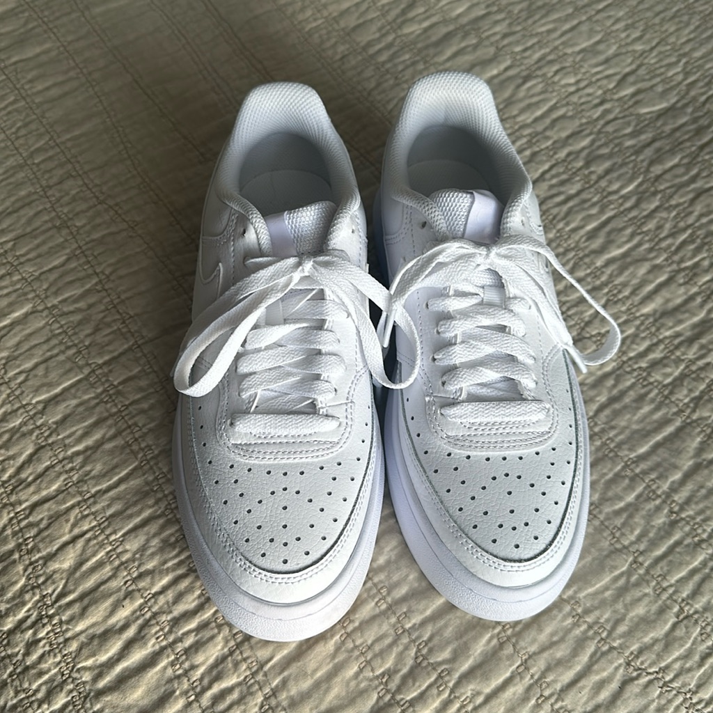 Nike Shoes | Women’s Tennis Shoes . | Color: White | Size: 7