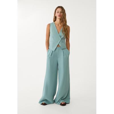 Stradivarius Flowing textured trousers with darts Navy blue 10