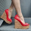 LAIGZEM Frauen Plattform Keile Peep Toe Maultiere Glänzende Sandalen Slip Auf Höhe Erhöhen Sommer Dame Schuhe Frau Große Größe 41 44 50 52