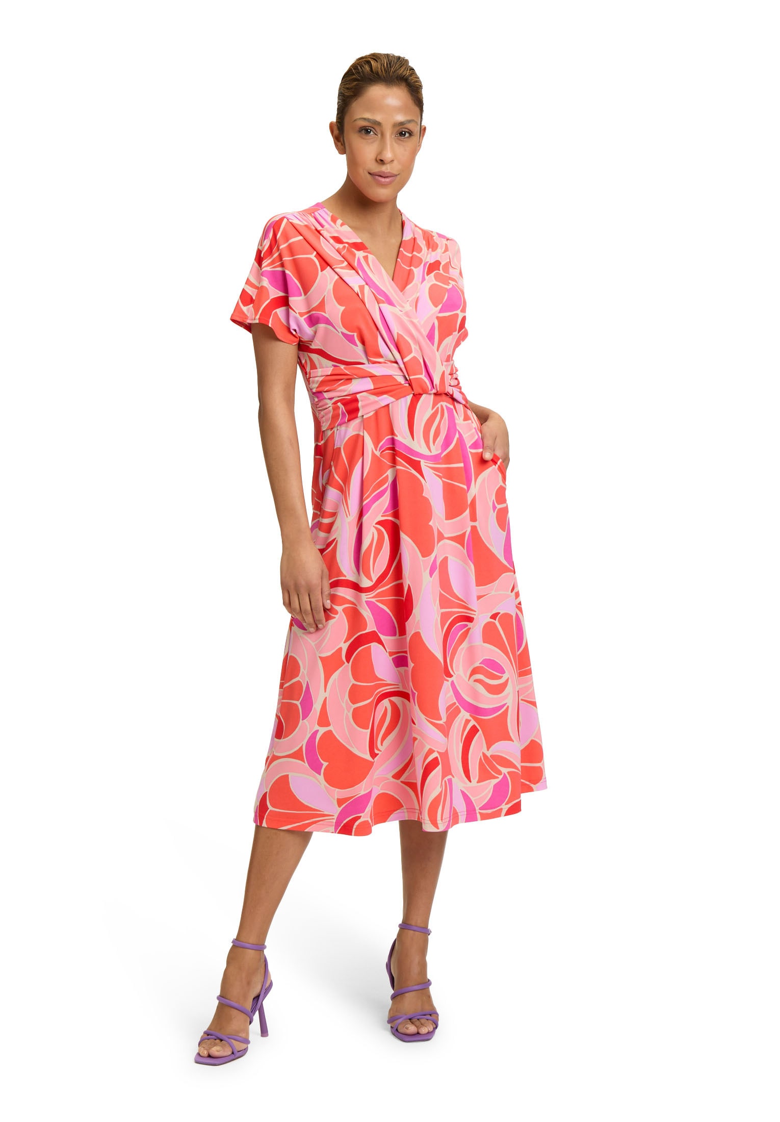 Jerseykleid BETTY BARCLAY "Damen mit überschnittenen Ärmeln", Damen, Gr. 46, Normalgrößen, rot (rot, rosè), Jersey, Obermaterial: 95% Polyester, 5% Elasthan., figurumspielend lang, V-Ausschnitt, Kleider Jerseykleid, Druck