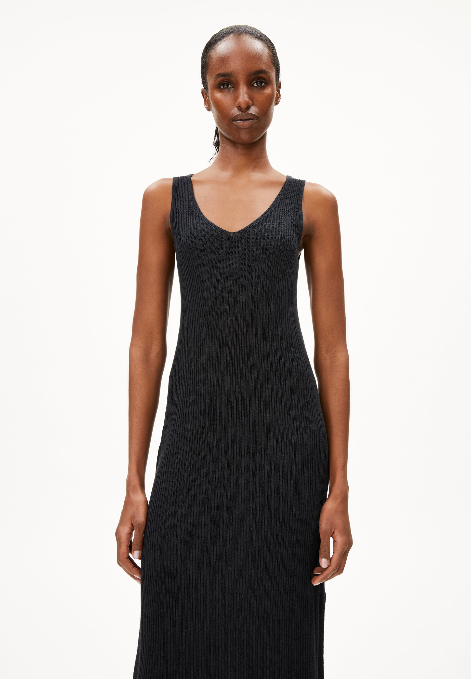 LINEN BLEND KNIT DRESS | Strickkleid aus Leinen-Mix - schwarz (M) Image