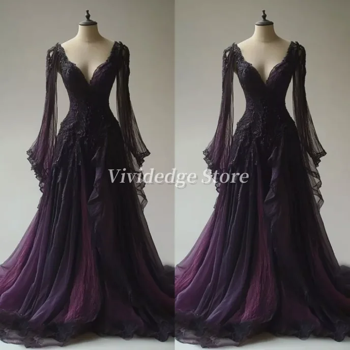 Maßgeschneiderte schwarz lila Gothic Hochzeit Langarm V-Ausschnitt Spitze Applikation Rüschen Brautkleider Ballkleider Abendkleider