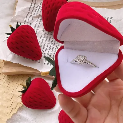 Romantic Flocking Berry Strawberry Ring Box Storage Finishing Woman Earrings Portable Box Girl