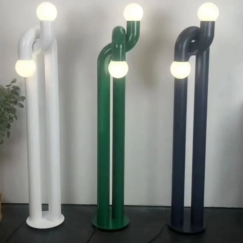 Französische Designer Kreative LED-Stehlampe Moderne Wohnzimmer Esszimmer Schlafzimmer Arbeitszimmer Atmosphäre Vertikale Beleuchtung Wohndekor-Beleuchtung
