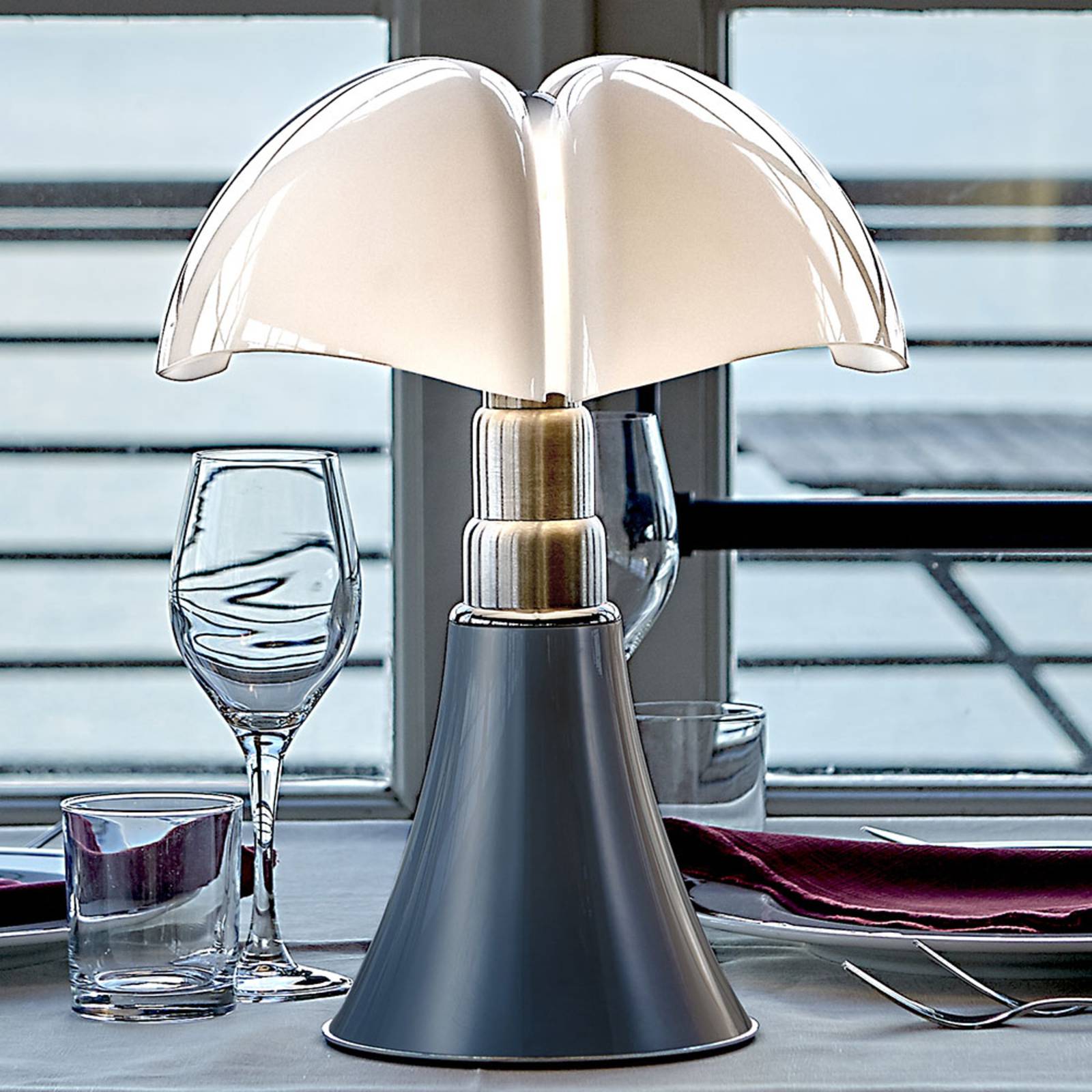 Martinelli Luce Design Tischlampe Minipipistrello, dimmbar, grün, für Wohn- / Esszimmer, Edelstahl, Design, Tischlampe