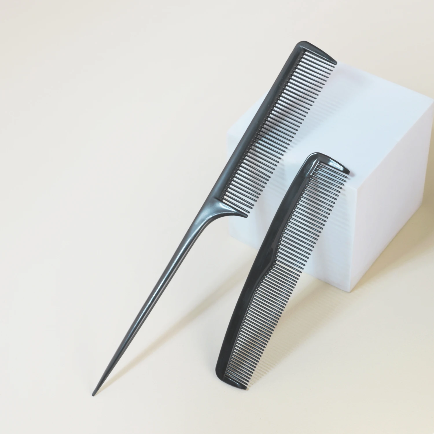 2-teiliges professionelles Kammset im Frisur-Design – Kamm mit feinen Zähnen und Mäuseschwanzkamm, antistatisch, speziell für Echthaarperücken Image