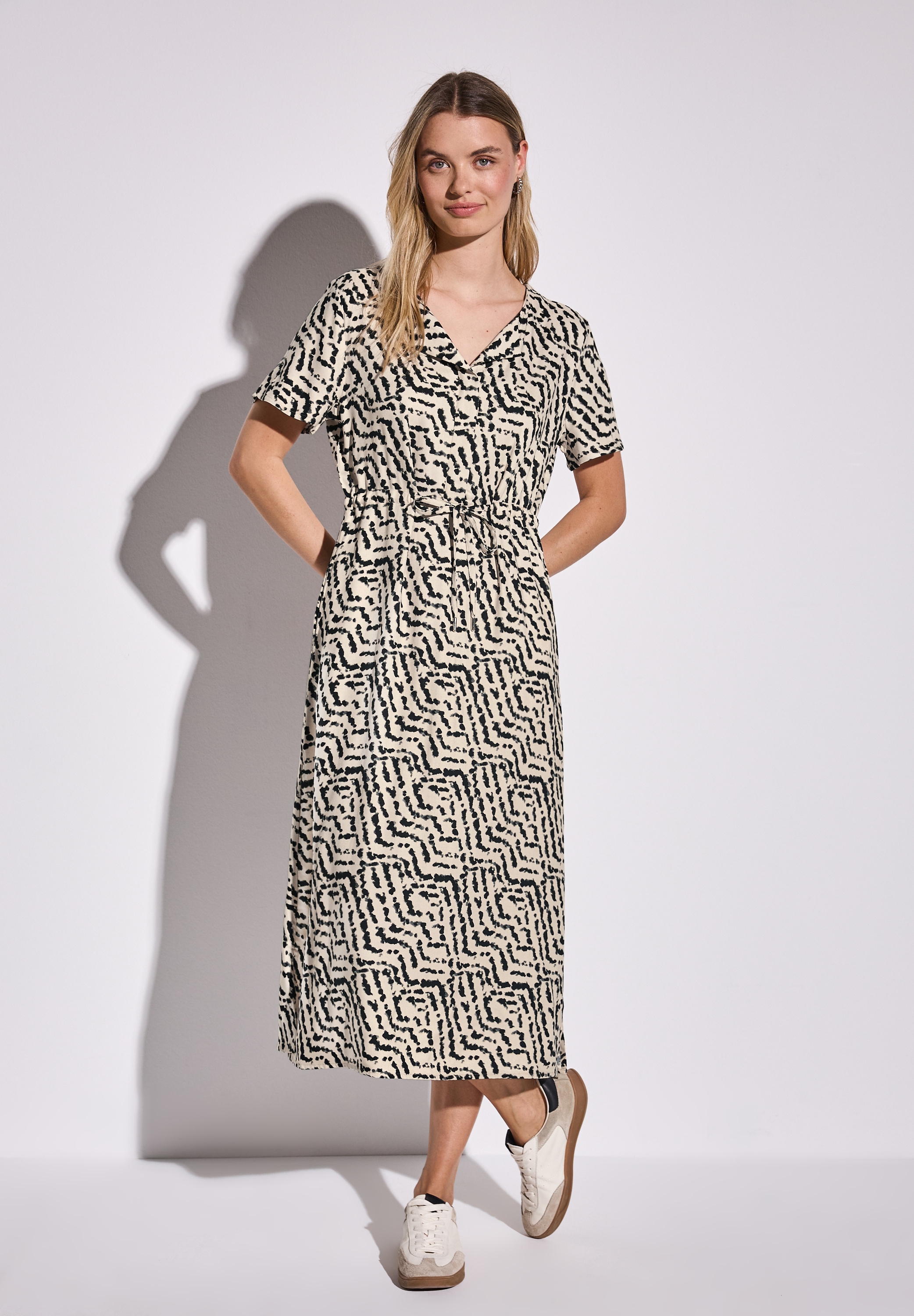 Midikleid STREET ONE, Damen, Gr. 36, EURO-Größen, beige (moonstone sand), Stoff, 100% Viskose, bedruckt, gerade wadenlang, Rundhals, Bündchen, Kleider Midikleid, mit Tunnelzug an der Taille