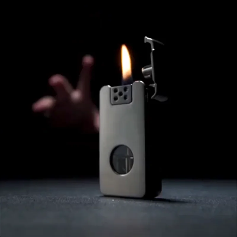 Kreative intelligente sprachgesteuerte Zündung LED winddichtes Feuerzeug blaues Licht transparenter Kraftstofftank große Kapazität Image