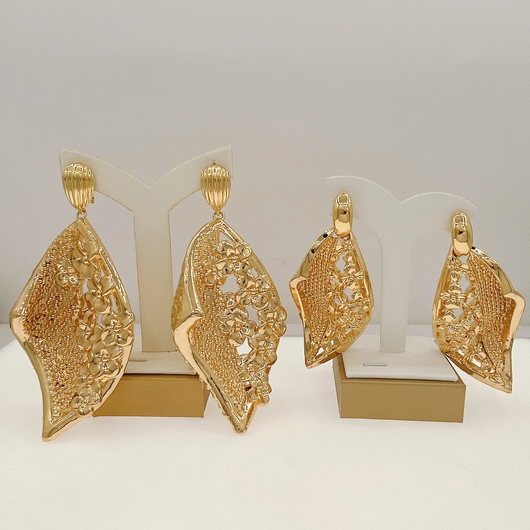 Modische, elegante Ohrringe in Blattform für Damen, Edelstahl plattiert mit 18 Karat Gold, Ohrringe für Damen, hohe Qualität, Übergröße
