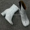 Tabi Weiße Damenstiefel mit klobigem Absatz und geteilter Zehenpartie, Kalbsleder, seitlicher Reißverschluss, Vintage-Stiefeletten, modische Winter-warme Damenschuhe