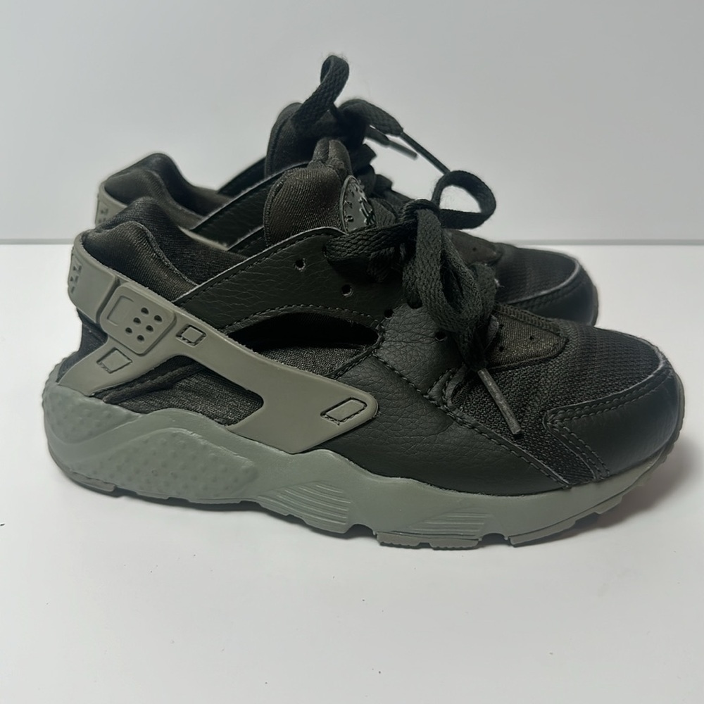 Nike Shoes | Boys Nike Huarache Lace Up Tennis Shoes Dark Green Size 11.5 Huarache By Nike | Color: Gray/Green | Size: 11.5b