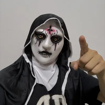 Valak Movie Latexmasken Gruselige Nonnenmaske mit Turban Horror Nonne Cosplay Prop mit Kreuz Geist Image